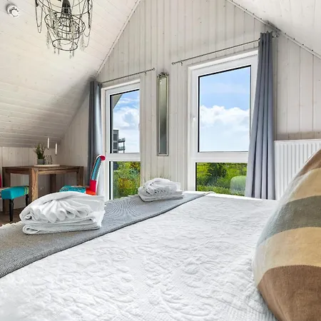 Strandlodge - Direkt Am Weidefelderstrand Mit Sauna Und Kamin Olpenitz