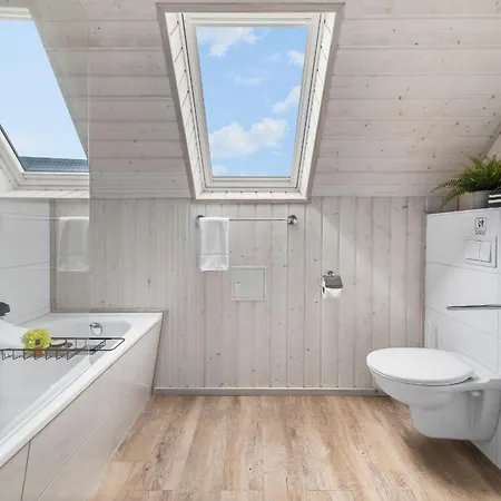 Strandlodge - Direkt Am Weidefelderstrand Mit Sauna Und Kamin Olpenitz