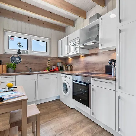 Strandlodge - Direkt Am Weidefelderstrand Mit Sauna Und Kamin Dom wakacyjny Olpenitz